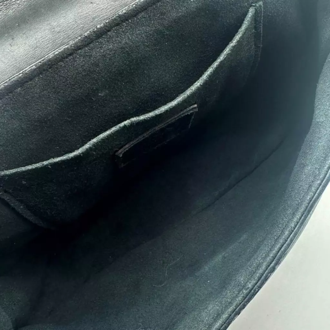 Louis Vuitton Negra