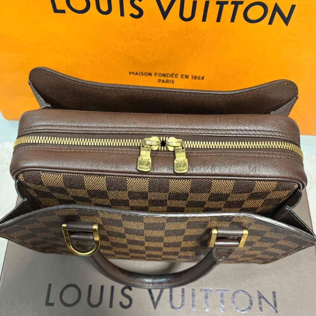 Louis Vuitton Triana Damier