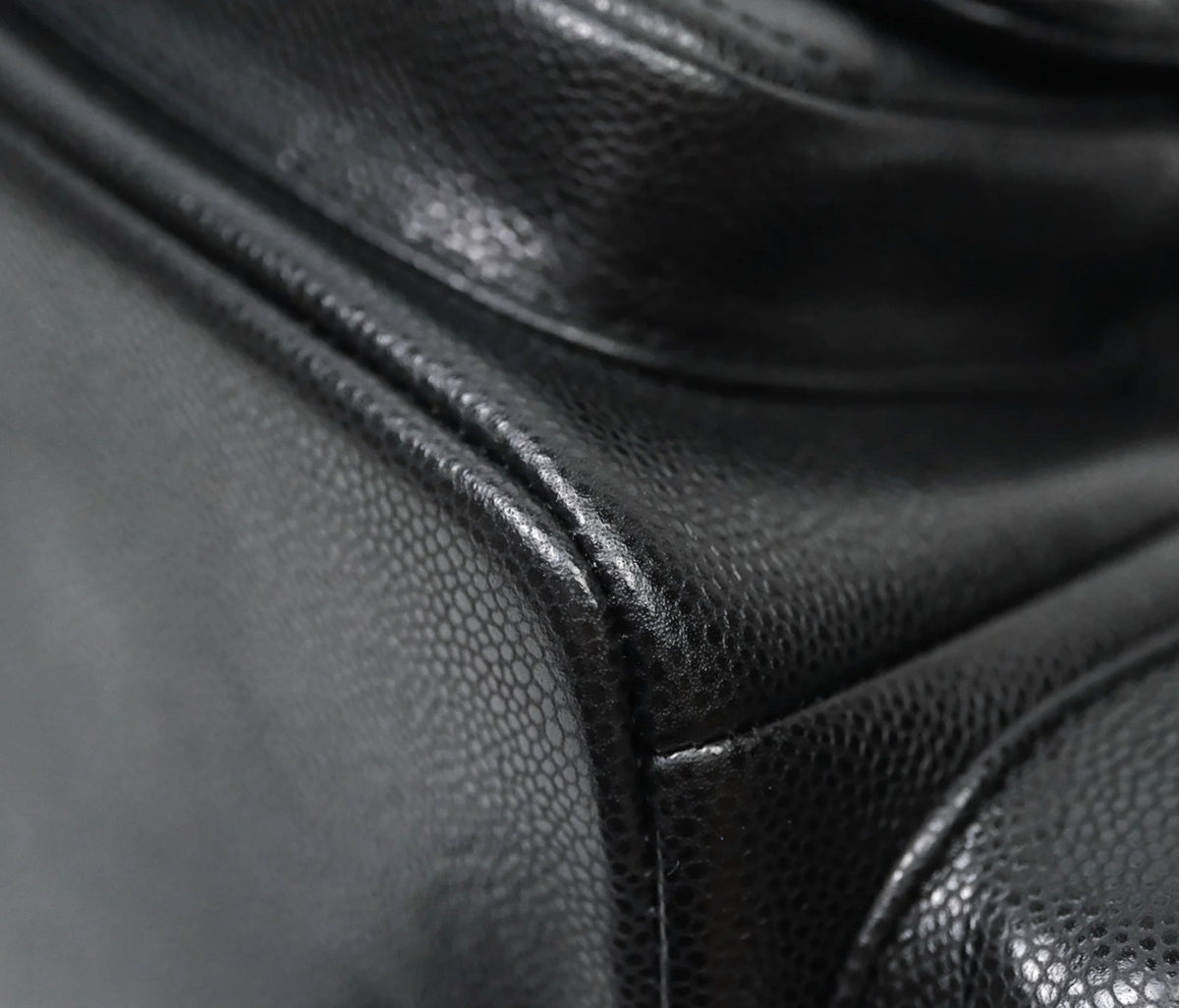 Chanel small duma backpack caviar con plásticos