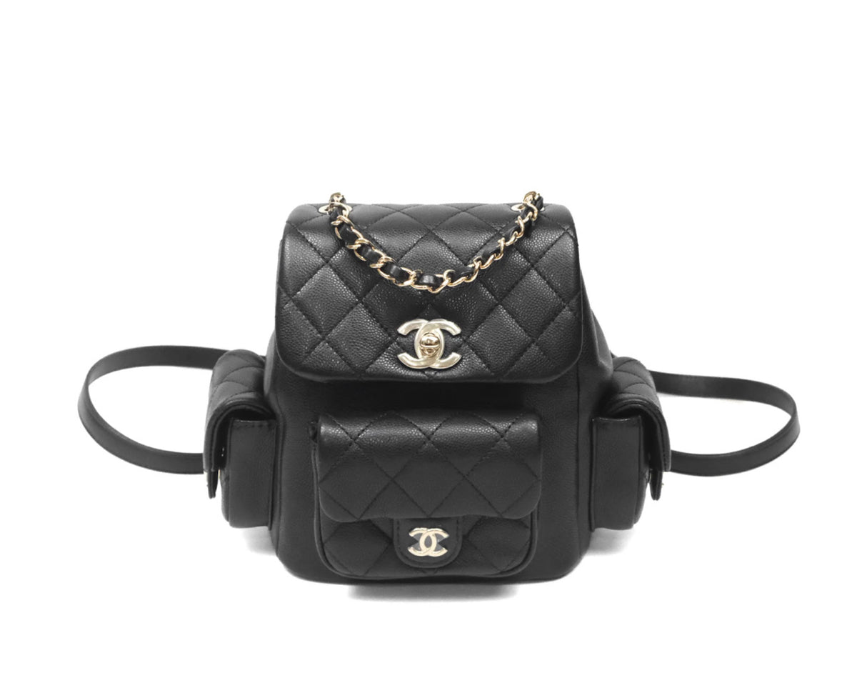 Chanel small duma backpack caviar con plásticos