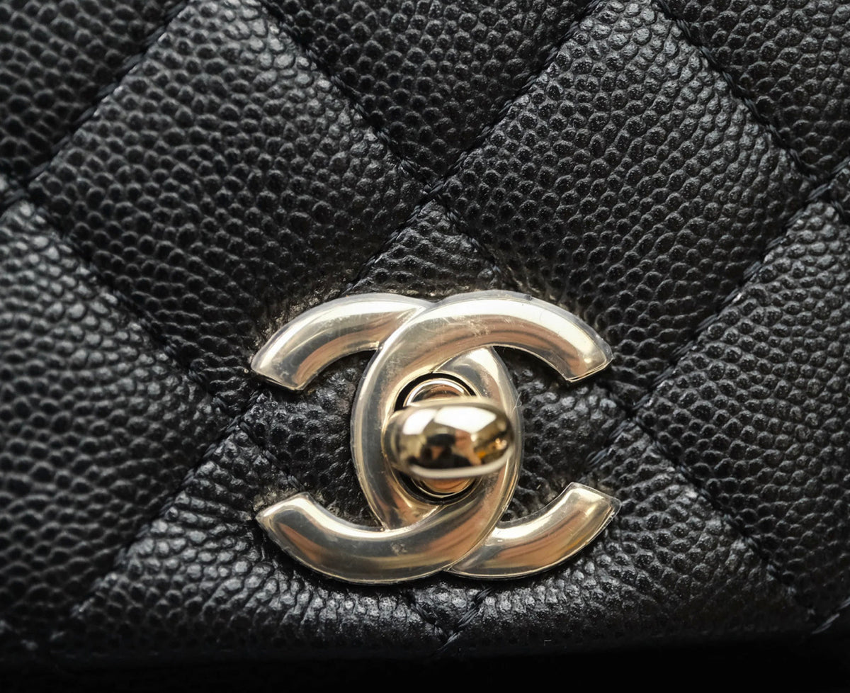 Chanel small duma backpack caviar con plásticos