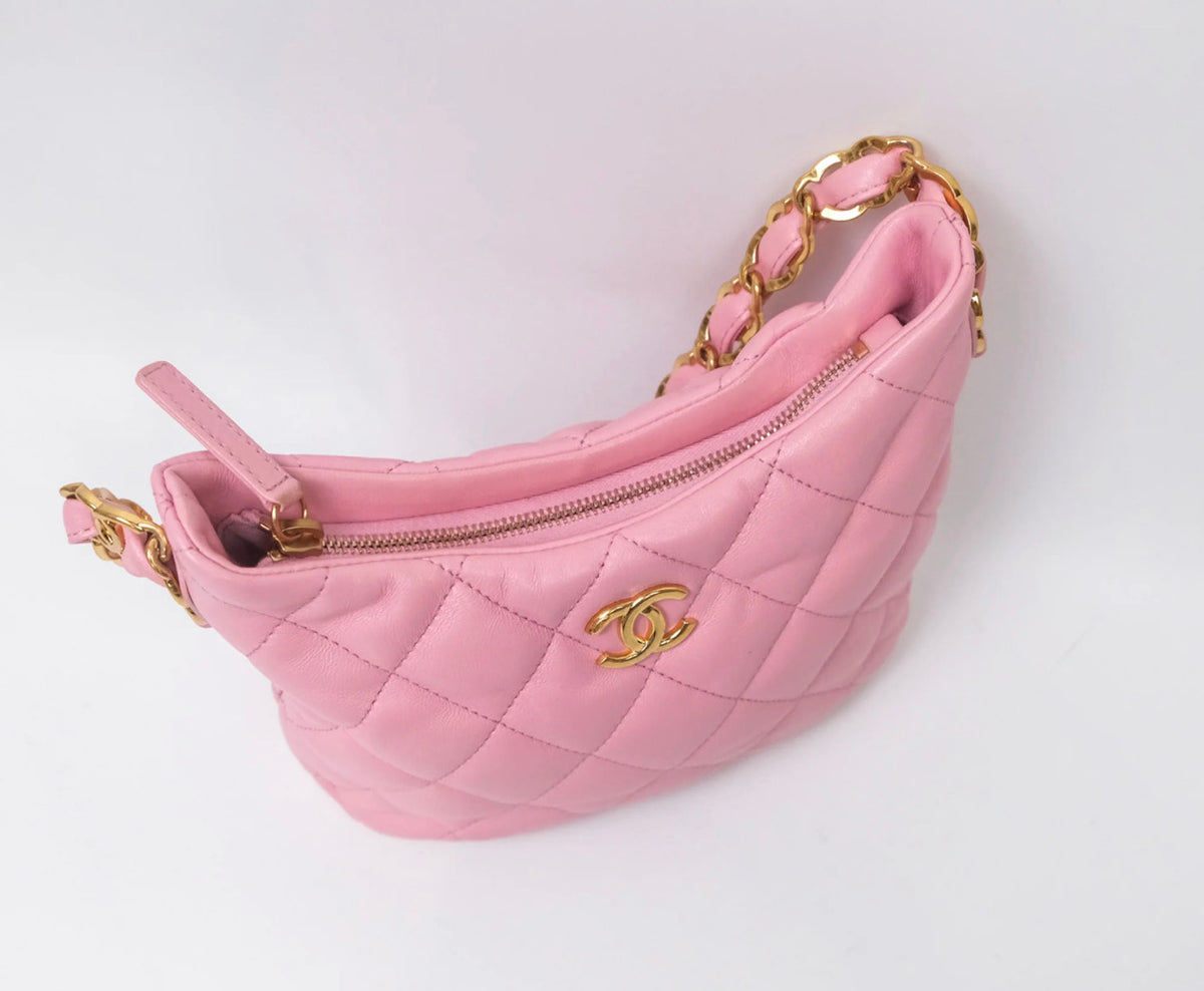 Chanel vintage CC quilted shoulder caviar