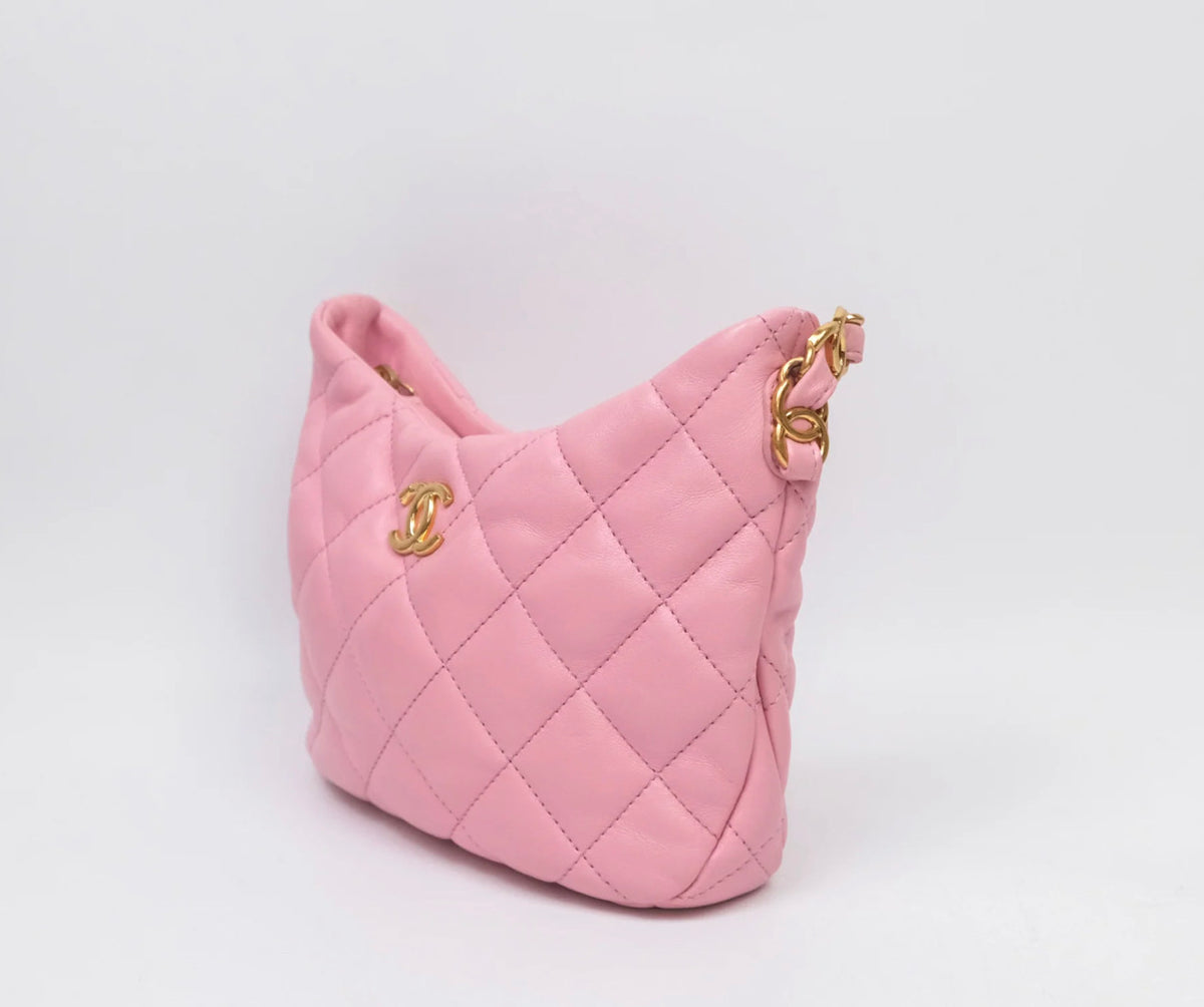 Chanel vintage CC quilted shoulder caviar