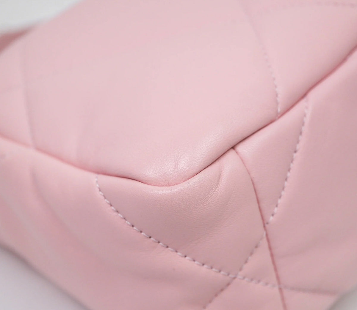 Chanel 19 small pink